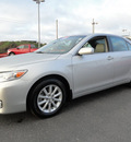toyota camry 2011 silver sedan xle gasoline 6 cylinders front wheel drive automatic 60915