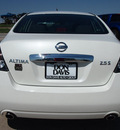 nissan altima 2012 white sedan 2 5 s gasoline 4 cylinders front wheel drive automatic 76018