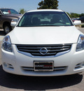 nissan altima 2010 white sedan 2 5 s gasoline 4 cylinders front wheel drive automatic 76087