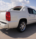 cadillac escalade ext 2013 white premium 8 cylinders 6 speed automatic 76206