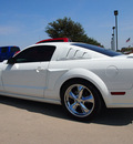 ford mustang 2006 white coupe gt premium gasoline 8 cylinders rear wheel drive automatic with overdrive 76018