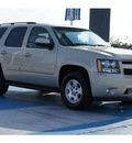 chevrolet tahoe 2008 gold suv lt 8 cylinders automatic 77094