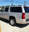 chevrolet suburban 2007 silver suv lt 1500 8 cylinders automatic 78130