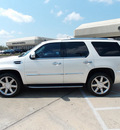 cadillac escalade 2008 white suv 8 cylinders automatic with overdrive 77074
