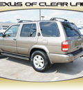 nissan pathfinder 2001 beige suv le 6 cylinders automatic 77546