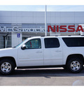 chevrolet suburban 2007 white suv 8 cylinders automatic 79119