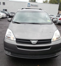 toyota sienna 2004 dk  gray van xle 7 passenger gasoline 6 cylinders all whee drive automatic 08812