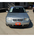 volkswagen jetta 2005 silver sedan gl 4 cylinders automatic with overdrive 77706
