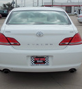toyota avalon 2006 off white sedan xls gasoline 6 cylinders front wheel drive automatic with overdrive 77469