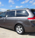 toyota sienna 2013 dk  gray van le 8 passenger gasoline 6 cylinders front wheel drive automatic 76011