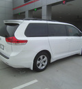 toyota sienna 2011 white van le 8 passenger gasoline 6 cylinders front wheel drive automatic 75503
