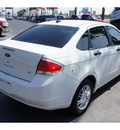 ford focus 2009 white sedan se gasoline 4 cylinders front wheel drive 4 speed automatic 78501