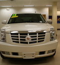 cadillac escalade 2008 white suv 4dr awd gasoline 8 cylinders all whee drive automatic 27707