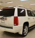 cadillac escalade 2008 white suv 4dr awd gasoline 8 cylinders all whee drive automatic 27707