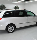 toyota sienna 2006 lt  gray van xle limited 7 passenger gasoline 6 cylinders front wheel drive automatic 91731