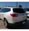 chevrolet traverse 2012 white suv lt 6 cylinders 6 speed automatic 77090