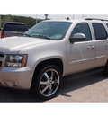chevrolet tahoe 2008 silver suv lt gasoline 8 cylinders 2 wheel drive automatic with overdrive 77859