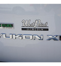 gmc yukon xl 2011 white suv slt 1500 flex fuel 8 cylinders 2 wheel drive automatic 77043