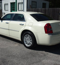 chrysler 300 2009 off white sedan limited gasoline 6 cylinders rear wheel drive automatic 77070