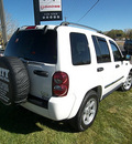 jeep liberty 2006 white suv limited gasoline 6 cylinders 4 wheel drive automatic 81212