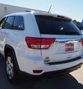 jeep grand cherokee 2013 white suv overland gasoline 8 cylinders 2 wheel drive automatic 77388