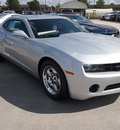 chevrolet camaro 2013 silv ice met coupe ls gasoline 6 cylinders rear wheel drive 6 spd auto 6 mths onstar directions conn lpo,cargo net whl a 77090