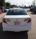 toyota camry 2012 white sedan se gasoline 4 cylinders front wheel drive 6 speed automatic 76053