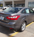 ford focus 2013 gray sedan se 4 cylinders automatic 77338