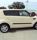 kia soul 2013 beige hatchback gasoline 4 cylinders front wheel drive automatic 32901