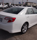 toyota camry 2012 white sedan se gasoline 4 cylinders front wheel drive automatic 77521