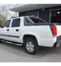 chevrolet avalanche 2005 white 1500 flex fuel 8 cylinders rear wheel drive automatic 76513