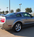 ford mustang 2009 lt  gray coupe gt deluxe gasoline 8 cylinders rear wheel drive automatic with overdrive 76018