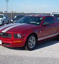 ford mustang 2005 red coupe v6 deluxe gasoline 6 cylinders rear wheel drive automatic with overdrive 77074