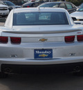 chevrolet camaro 2013 silv ice met coupe ss gasoline 8 cylinders rear wheel drive 6 spd auto rr vision pkg 6 mths onstar directions conn lpo,c 77090
