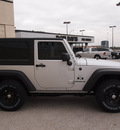 jeep wrangler 2009 silver suv x gasoline 6 cylinders 4 wheel drive automatic with overdrive 76011