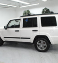 jeep commander 2006 white suv gasoline 6 cylinders rear wheel drive automatic 91731