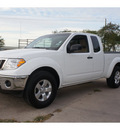 nissan frontier 2011 white sv v6 gasoline 6 cylinders 2 wheel drive automatic with overdrive 78520