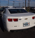 chevrolet camaro 2010 white coupe lt gasoline 6 cylinders rear wheel drive automatic 75075