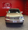 toyota highlander 2004 gold suv gasoline 4 cylinders front wheel drive automatic 76116