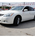 nissan altima 2011 white sedan 2 5 s gasoline 4 cylinders front wheel drive automatic 78520