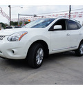 nissan rogue 2012 white sv gasoline 4 cylinders front wheel drive automatic 78520