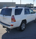 toyota 4runner 2004 white suv sr5 gasoline 8 cylinders 4 wheel drive automatic 75119