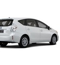 toyota prius v 2013 wagon 4 cylinders cont  variable trans  76053