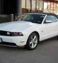 ford mustang 2010 white gt gasoline 8 cylinders rear wheel drive automatic 77074