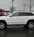 jeep grand cherokee 2013 white suv gasoline 8 cylinders 4 wheel drive 6 speed automatic 99212