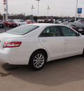 toyota camry 2011 white sedan xle gasoline 4 cylinders front wheel drive automatic with overdrive 77802