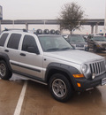 jeep liberty 2006 silver suv renegade gasoline 6 cylinders rear wheel drive automatic 76137