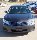 toyota camry 2011 gray sedan le gasoline 4 cylinders front wheel drive automatic 76049