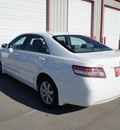 toyota camry 2010 white sedan le gasoline 4 cylinders front wheel drive automatic 75110