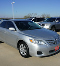 toyota camry 2010 silver sedan le gasoline 4 cylinders front wheel drive automatic 75110